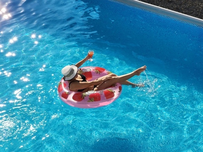 поповка с бассейном